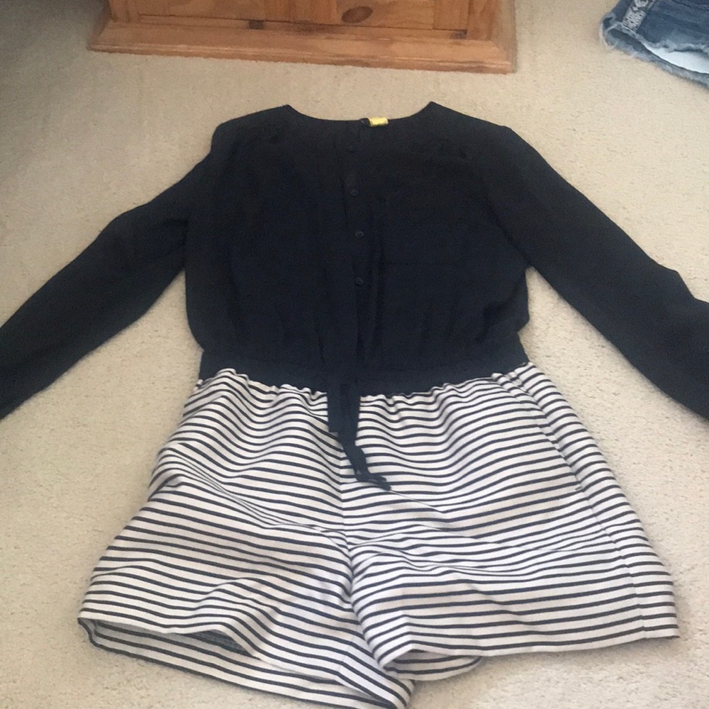 Nice Loft long sleeve romper